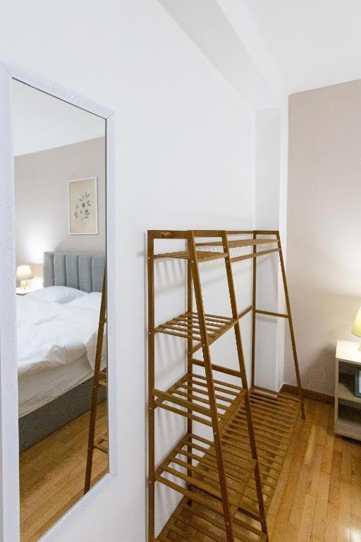Light-2 Lovely Apartment In Tirana Exterior foto
