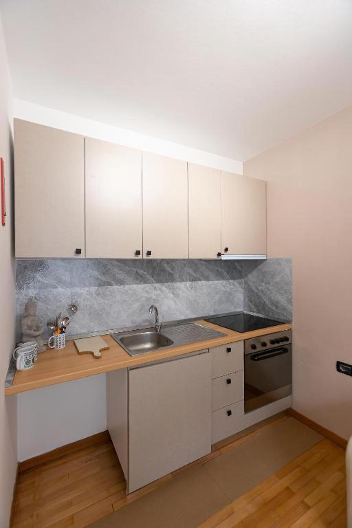 Light-2 Lovely Apartment In Tirana Exterior foto