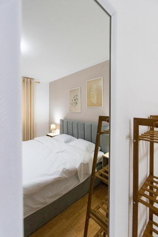 Light-2 Lovely Apartment In Tirana Exterior foto